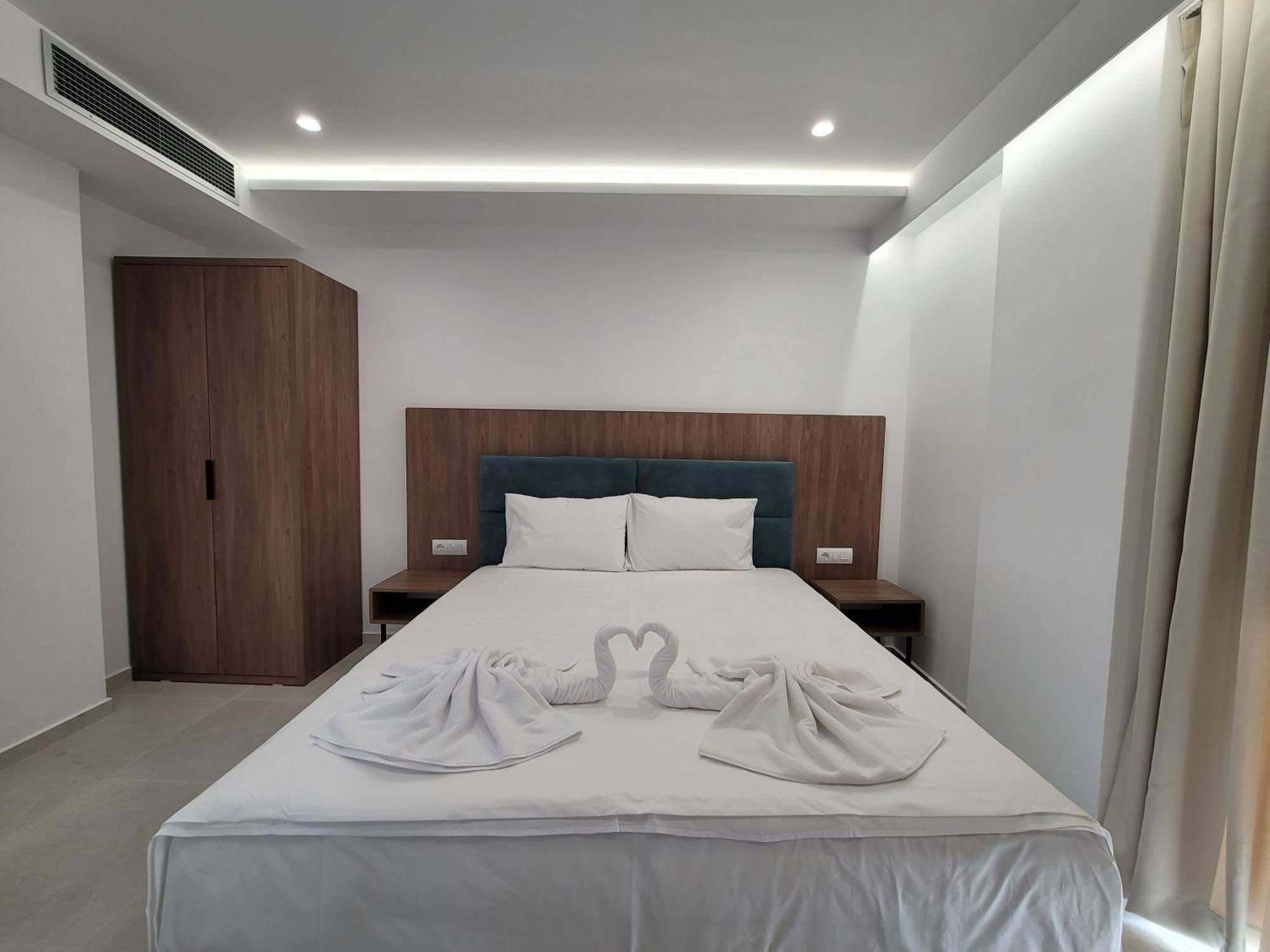Prestige Hotel Ksamil Eksteriør billede