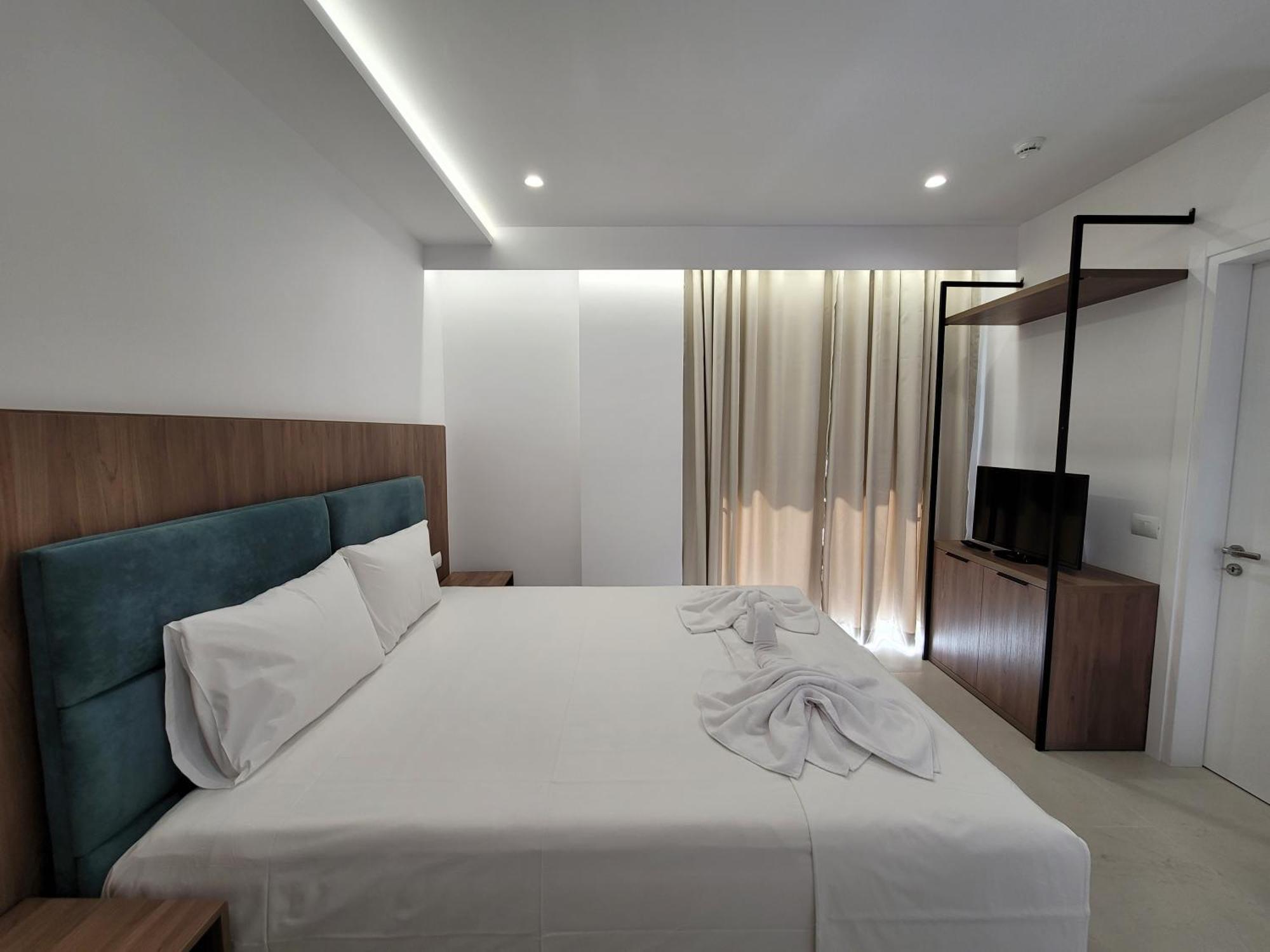 Prestige Hotel Ksamil Eksteriør billede