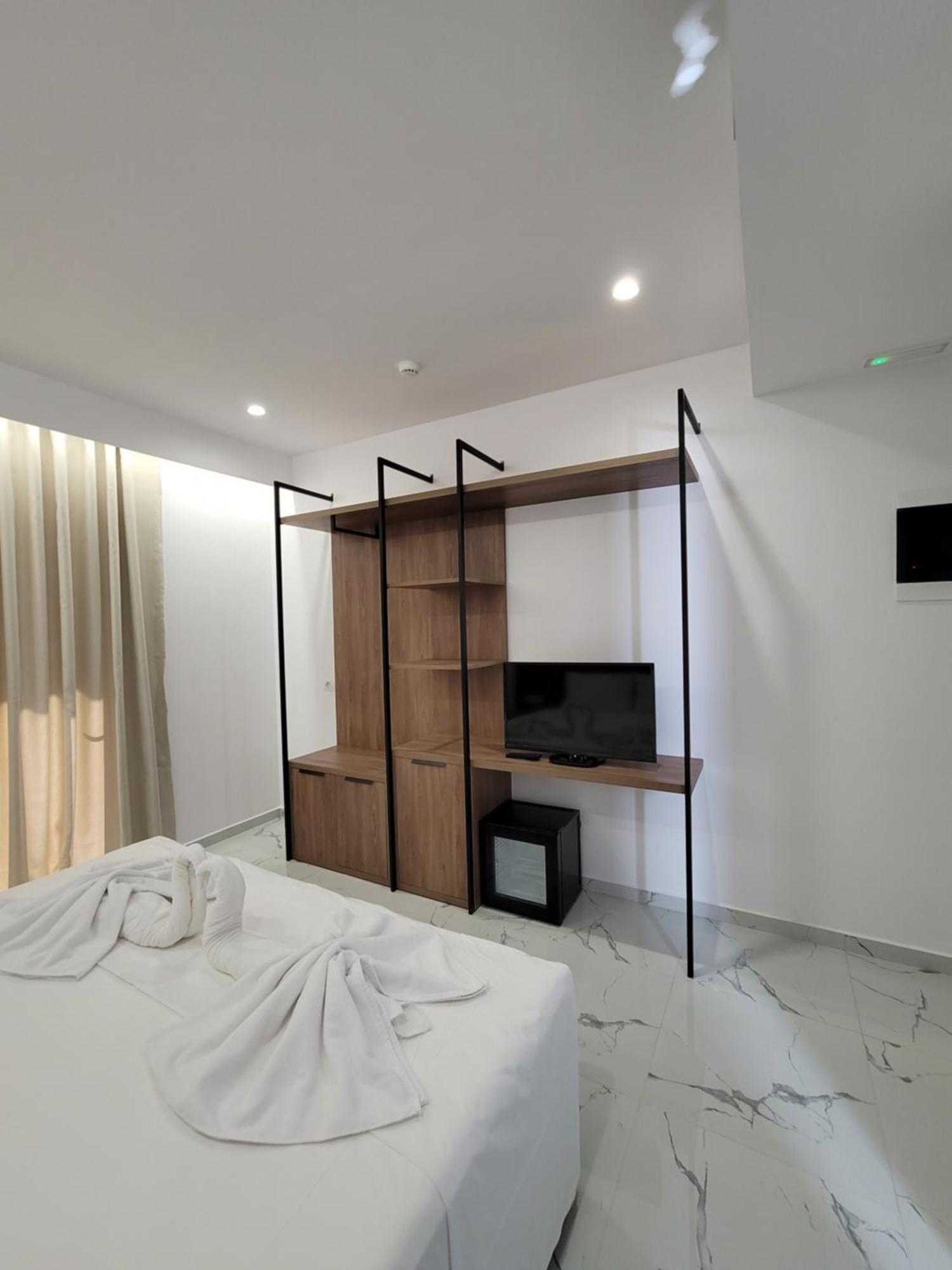 Prestige Hotel Ksamil Eksteriør billede