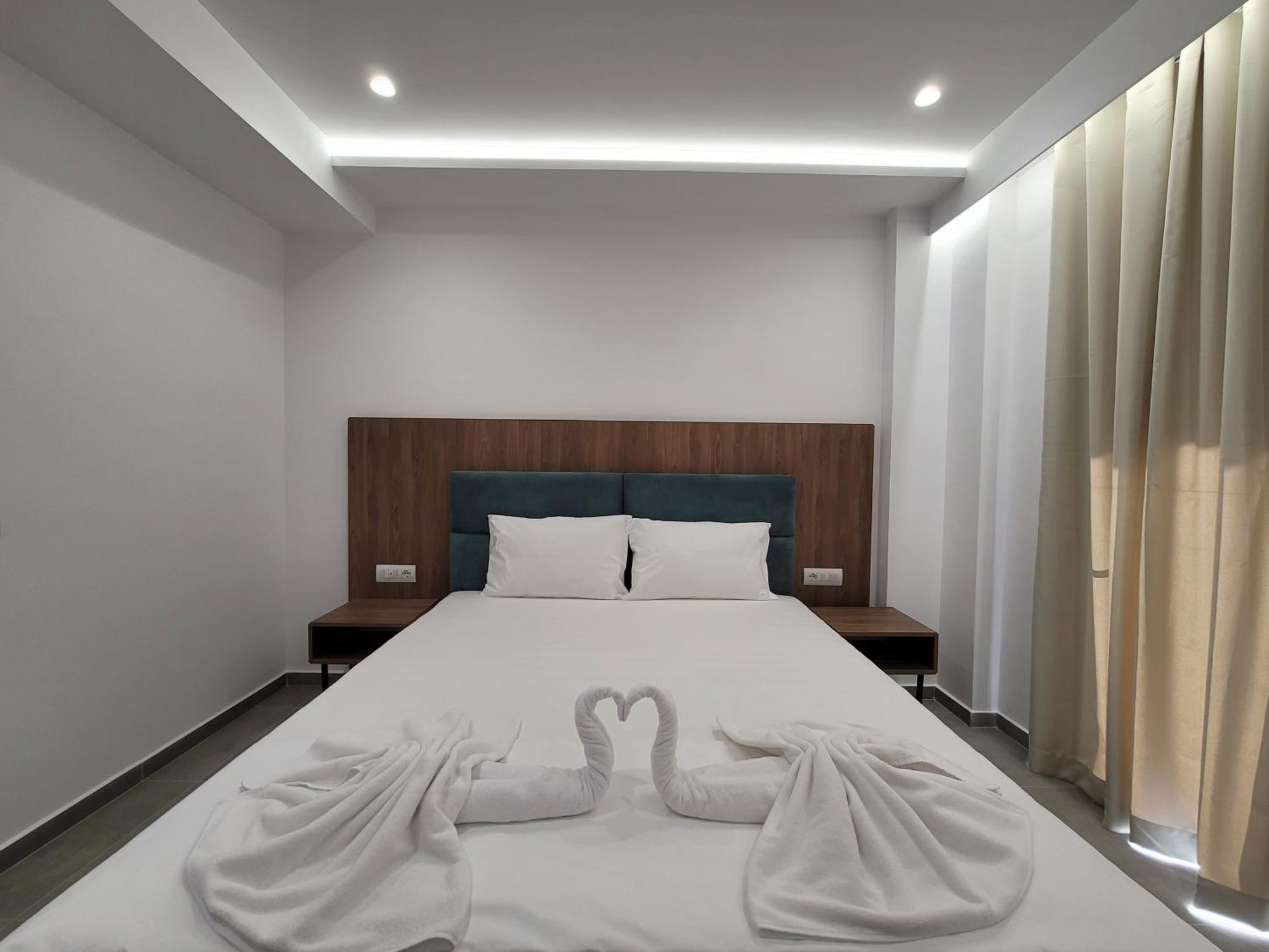 Prestige Hotel Ksamil Eksteriør billede