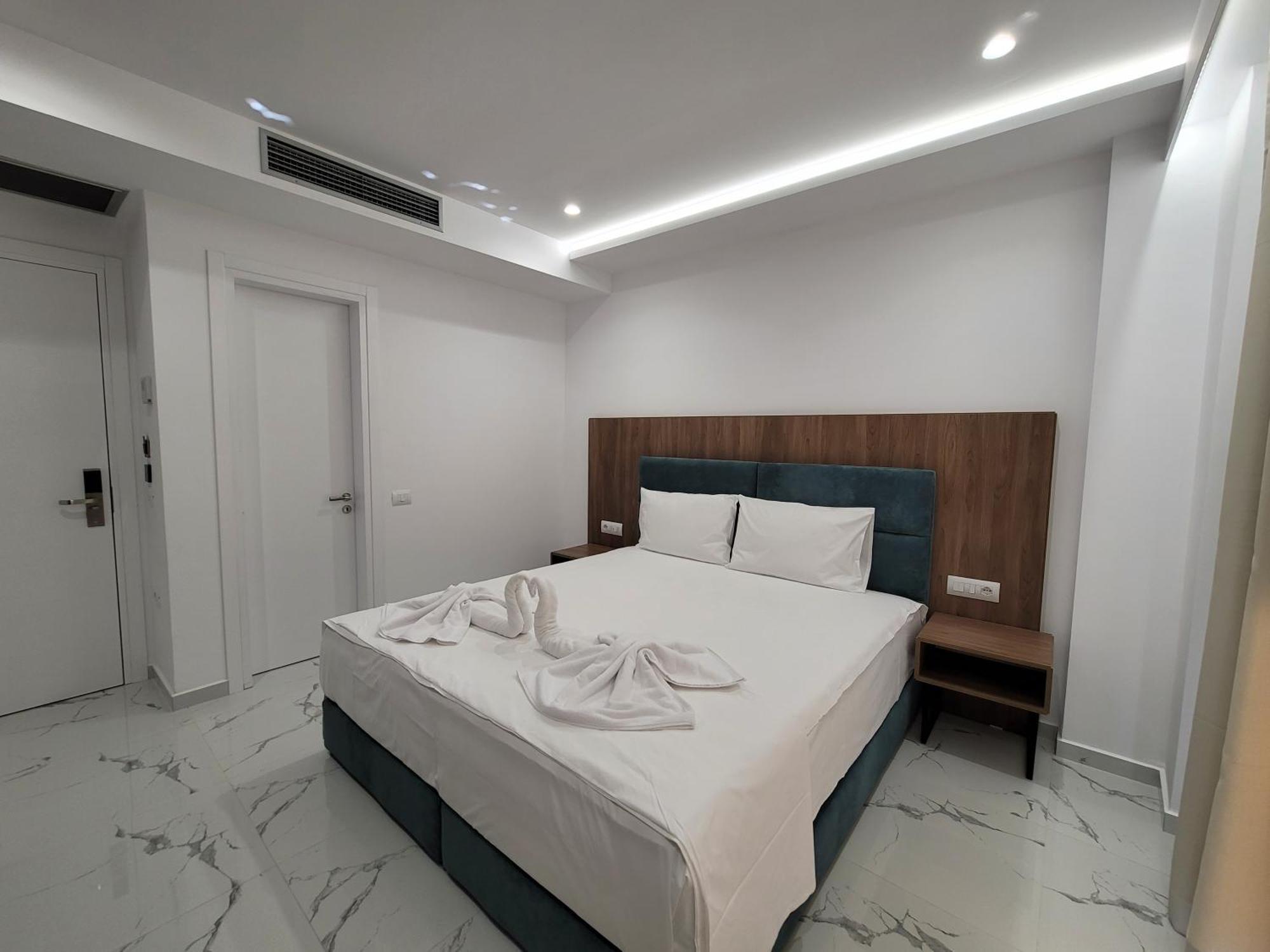 Prestige Hotel Ksamil Eksteriør billede