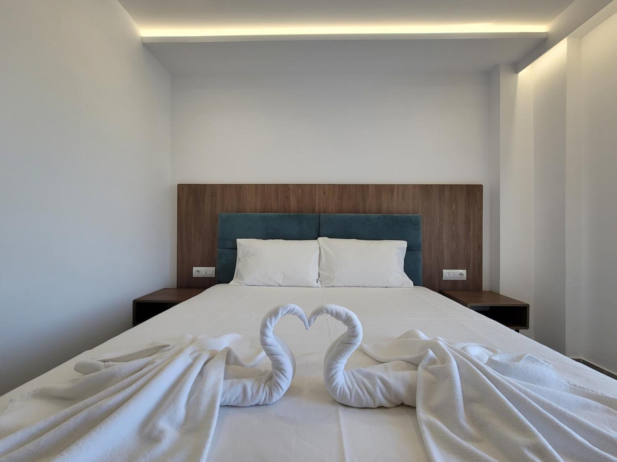 Prestige Hotel Ksamil Eksteriør billede
