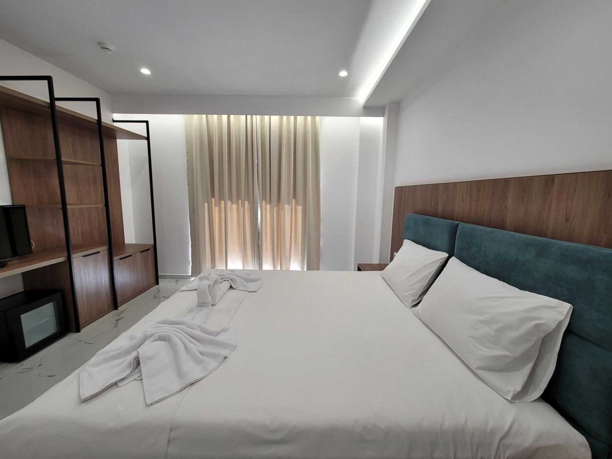 Prestige Hotel Ksamil Eksteriør billede