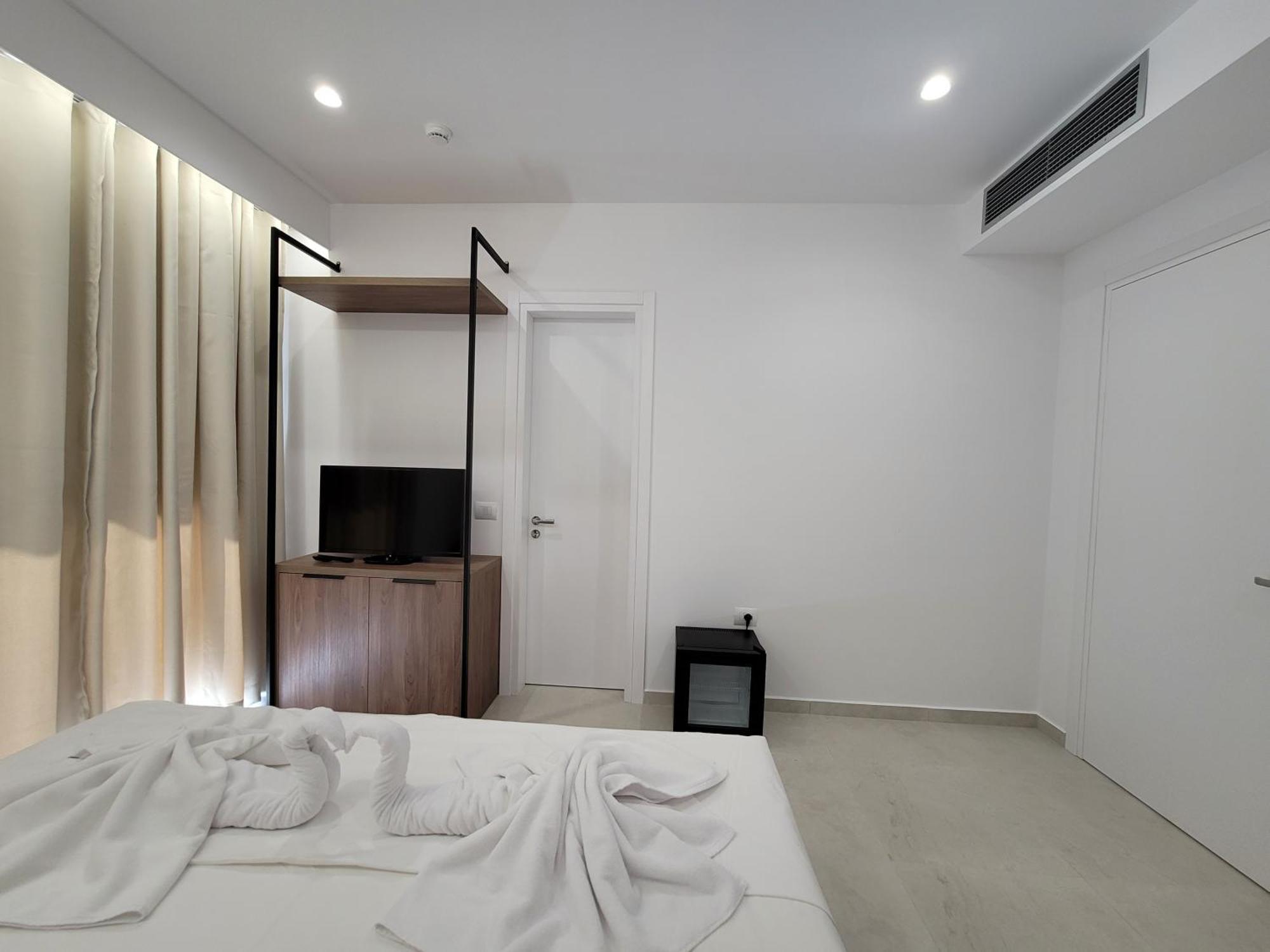 Prestige Hotel Ksamil Eksteriør billede
