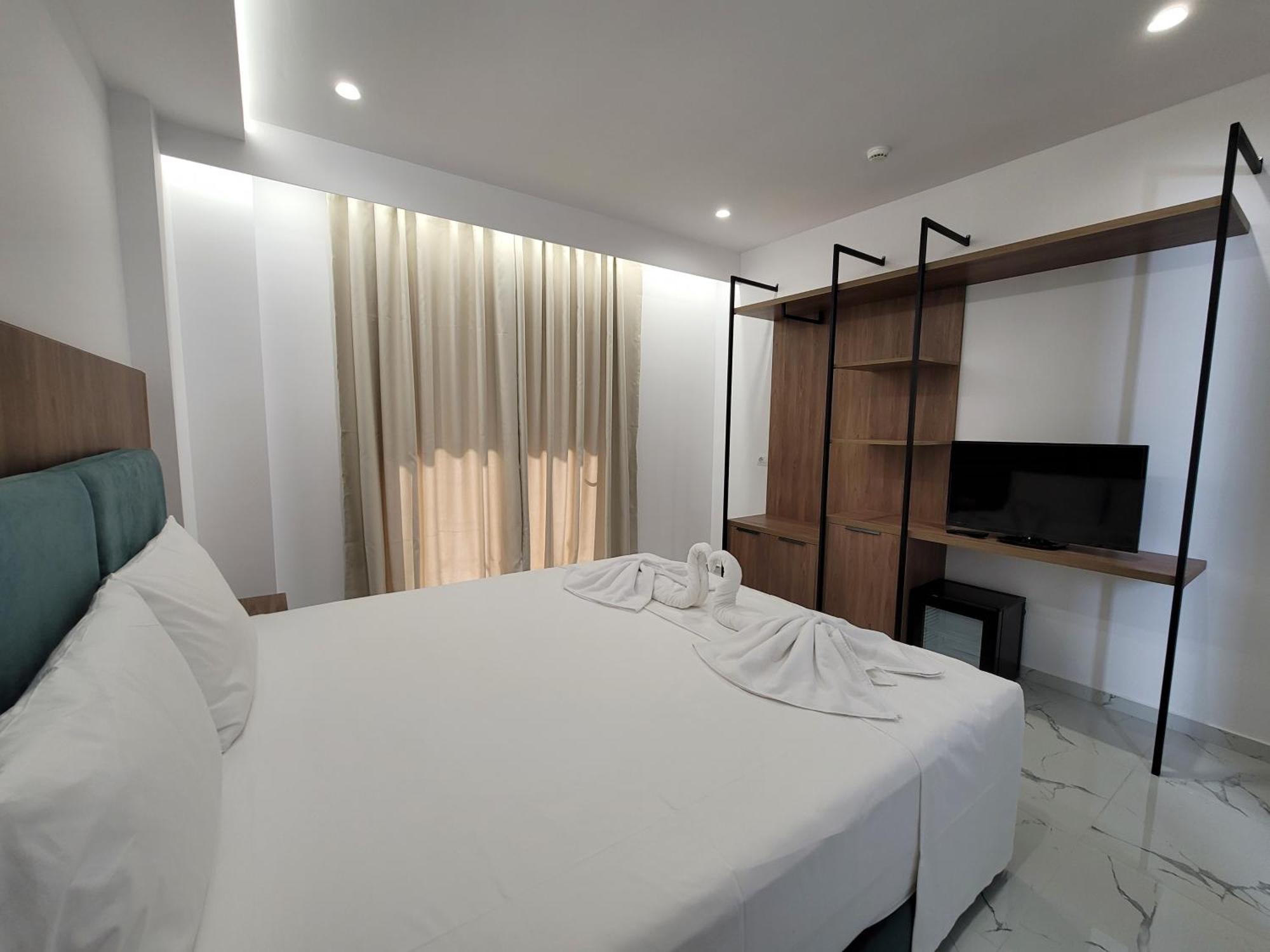 Prestige Hotel Ksamil Eksteriør billede