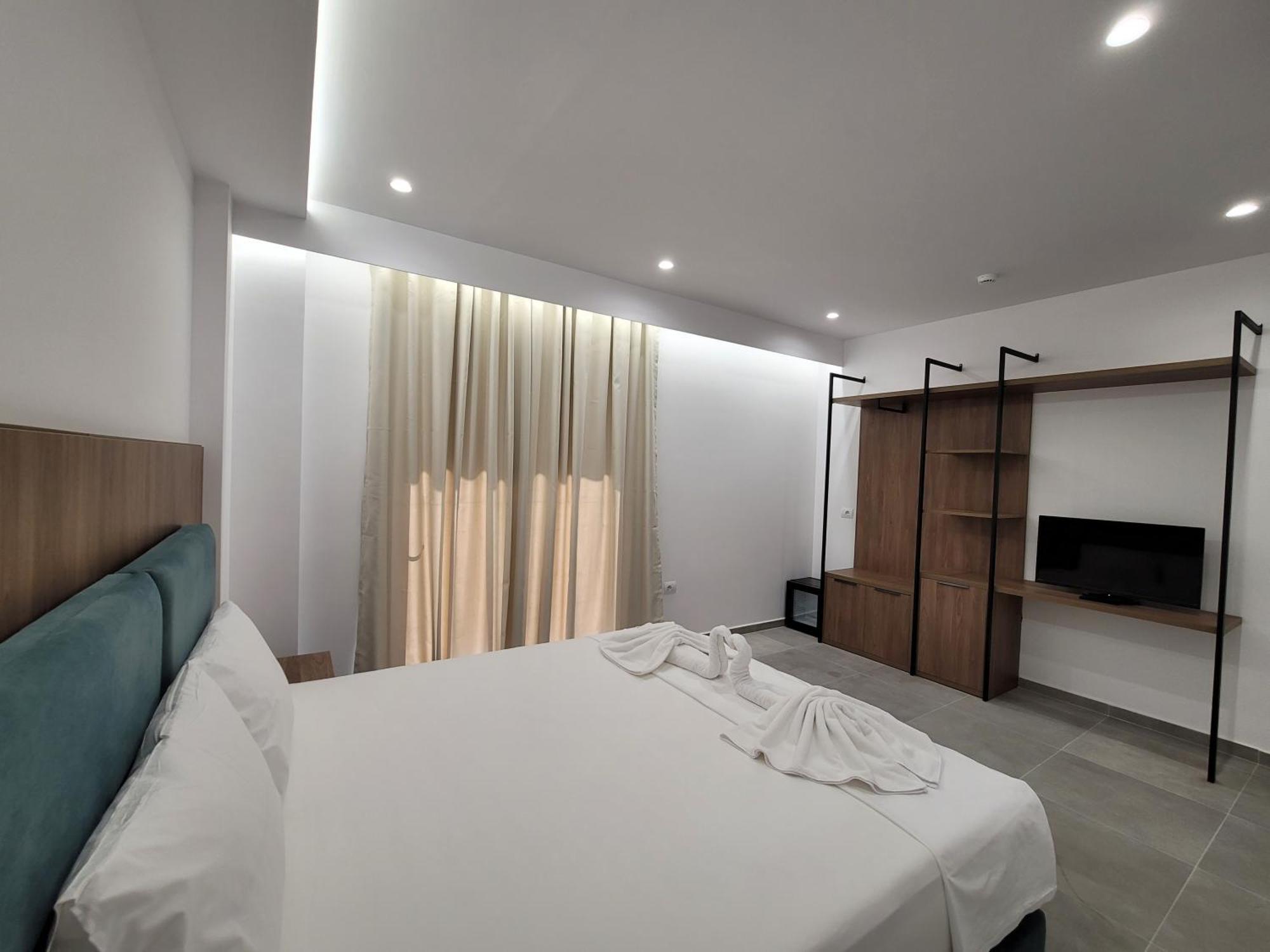 Prestige Hotel Ksamil Eksteriør billede