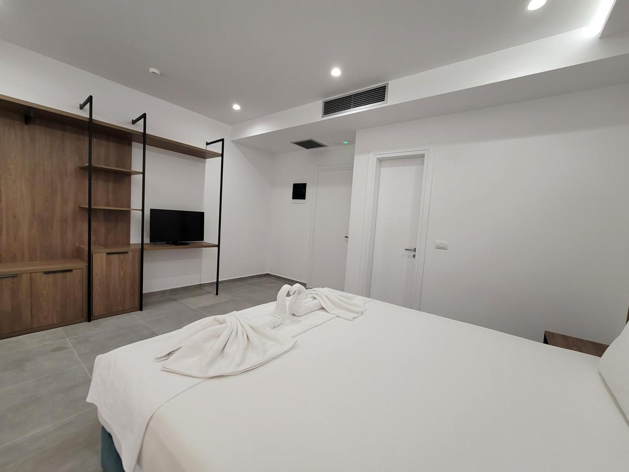Prestige Hotel Ksamil Eksteriør billede