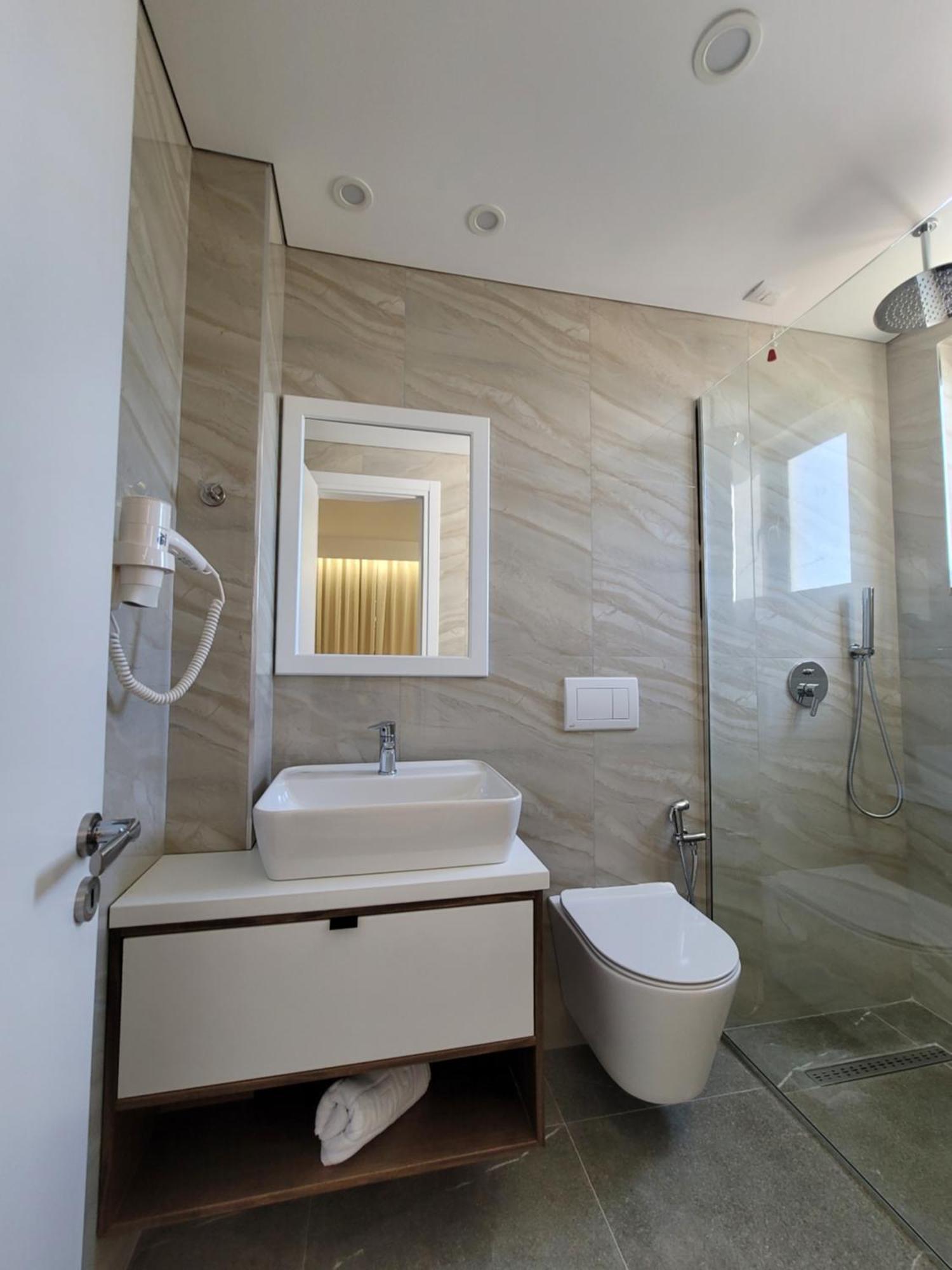 Prestige Hotel Ksamil Eksteriør billede