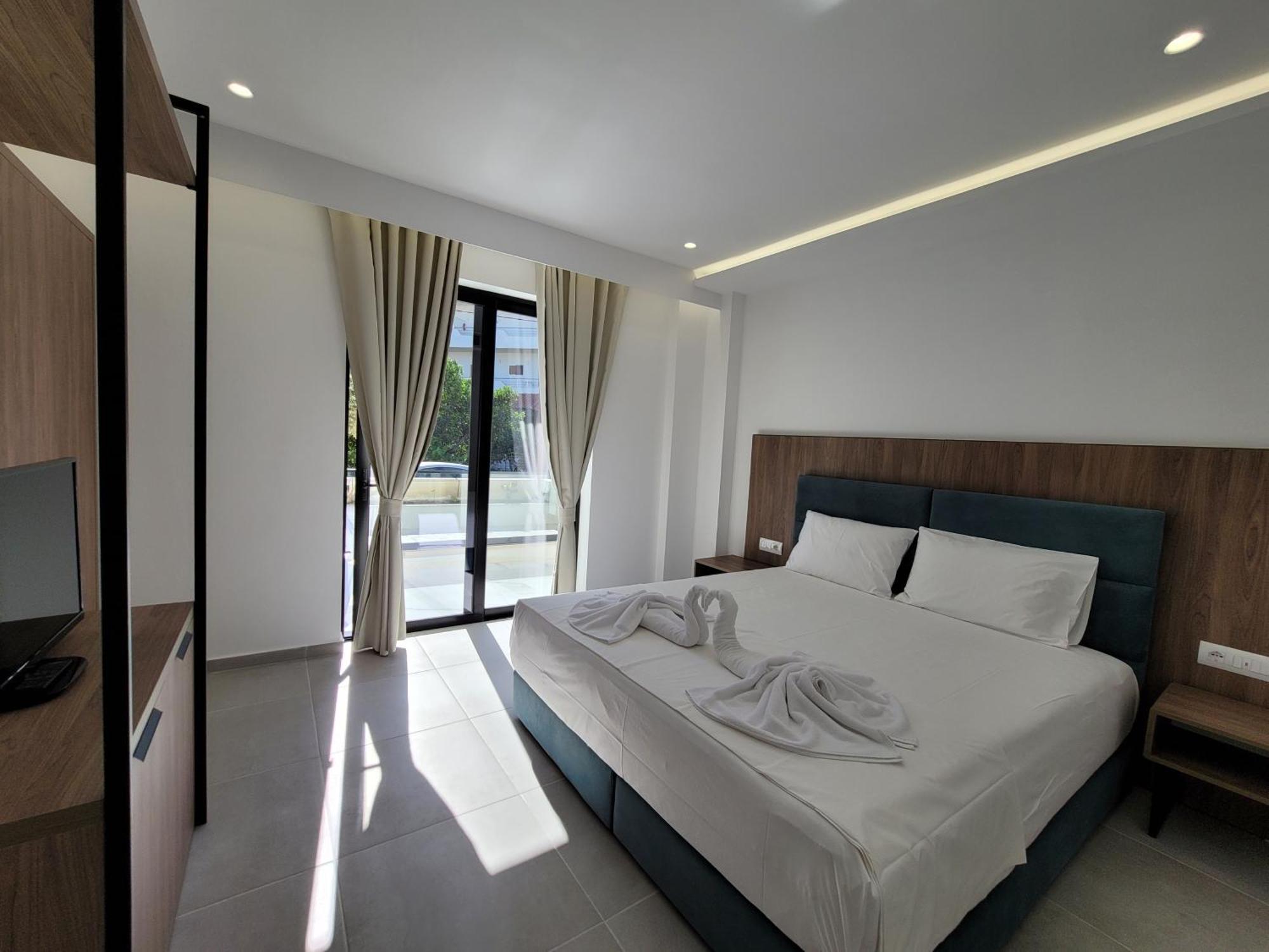 Prestige Hotel Ksamil Eksteriør billede