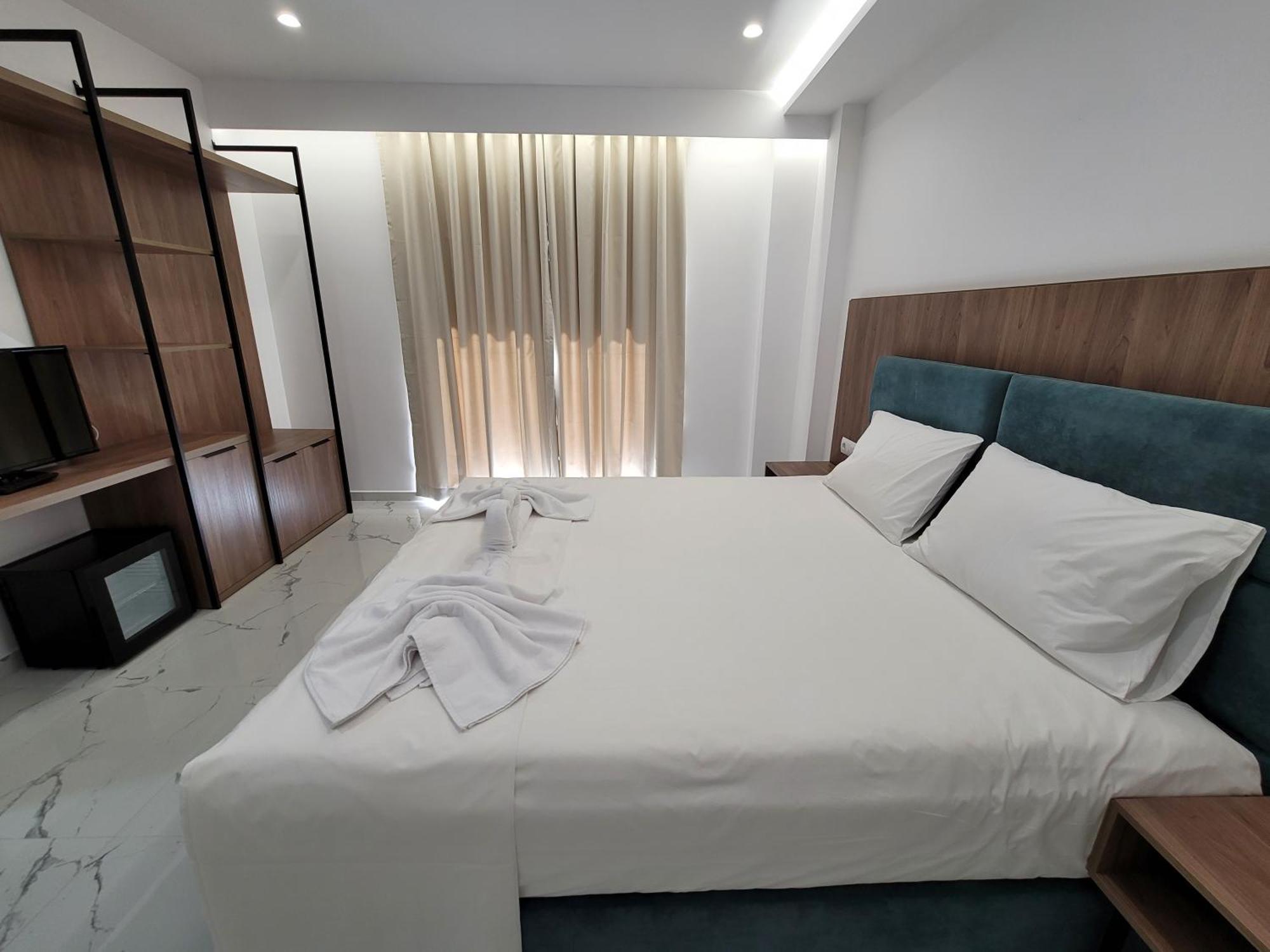 Prestige Hotel Ksamil Eksteriør billede